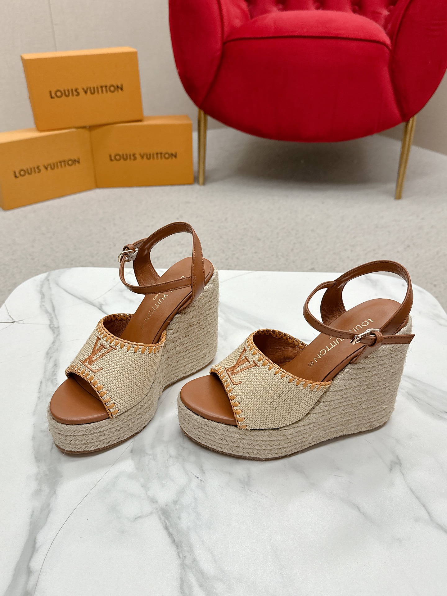 루이비통 헬리오스 웨지 샌들 12cm