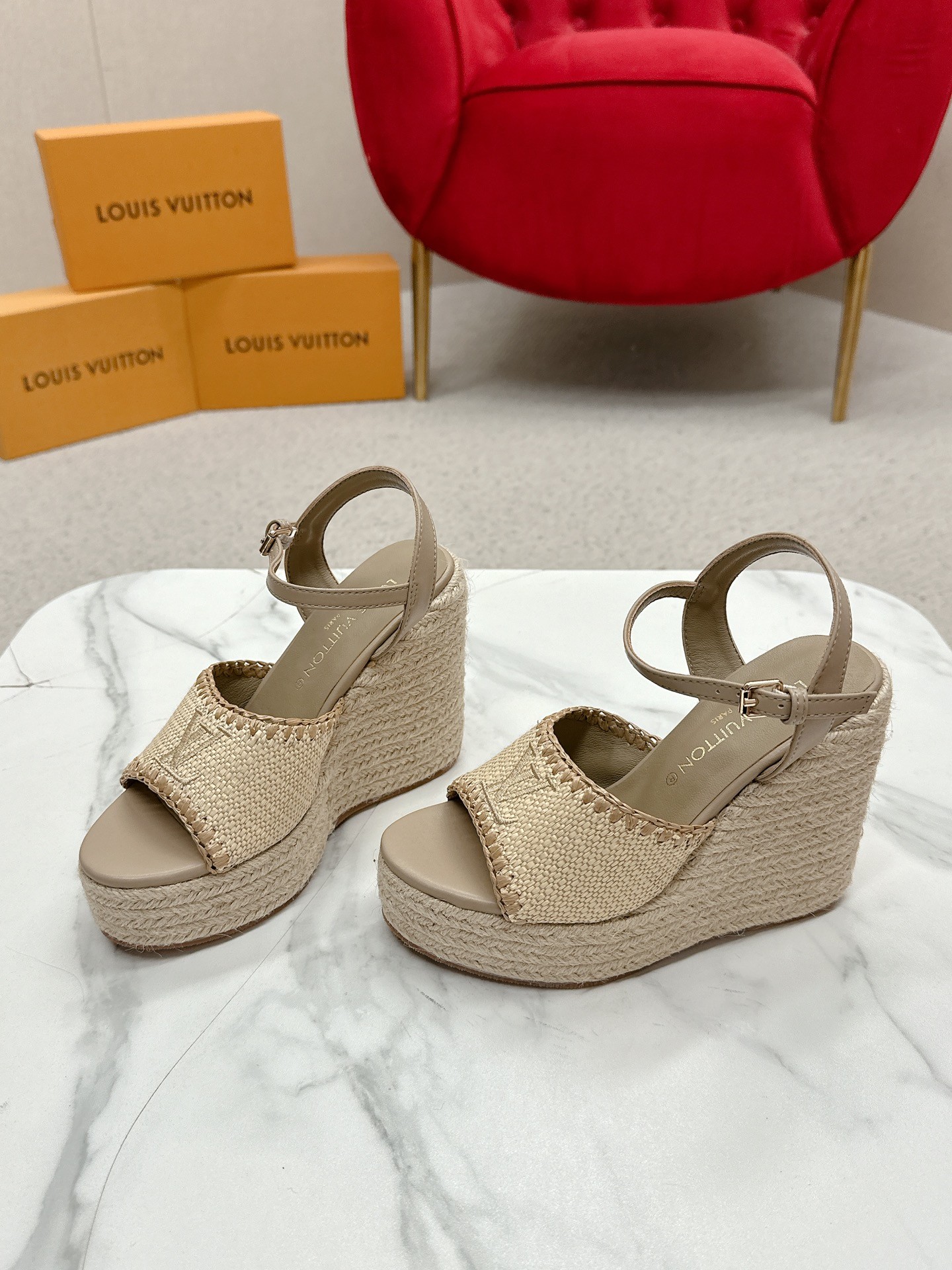루이비통 헬리오스 웨지 샌들 12cm