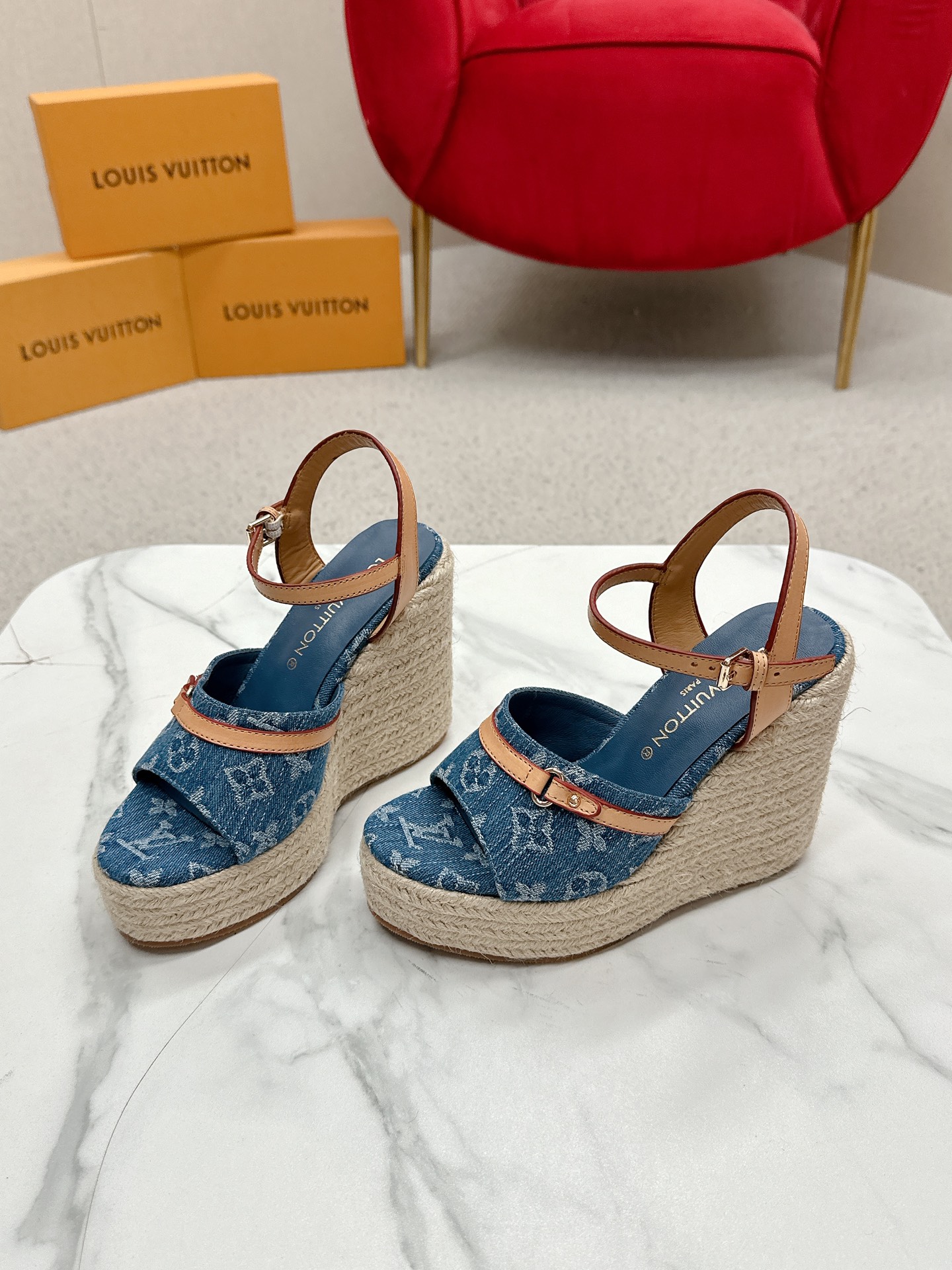 루이비통 헬리오스 웨지 샌들 12cm