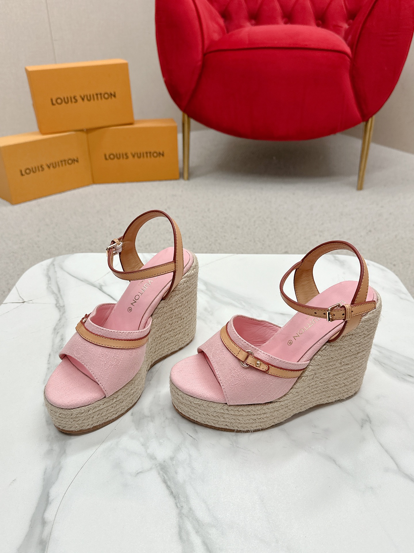루이비통 헬리오스 웨지 샌들 12cm