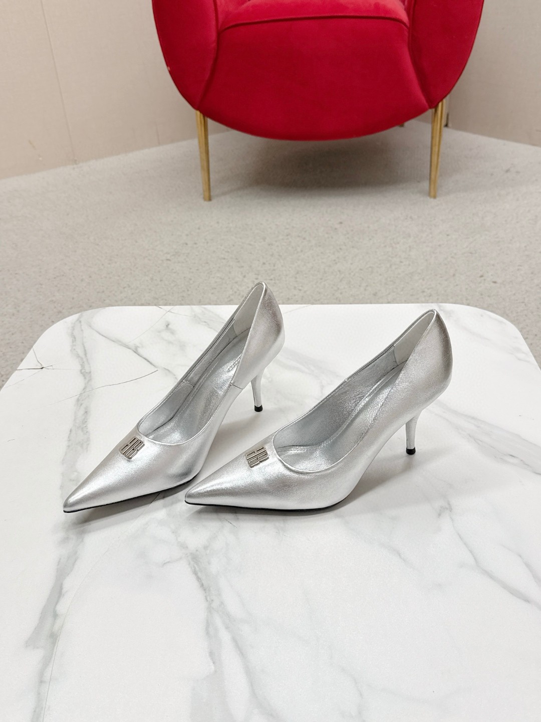 발렌시아가 26 신상 BB버클 펌프스 8.5cm