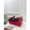 발렌티노 26SS 미니 메탈 V 버클 슬링백 3.5cm