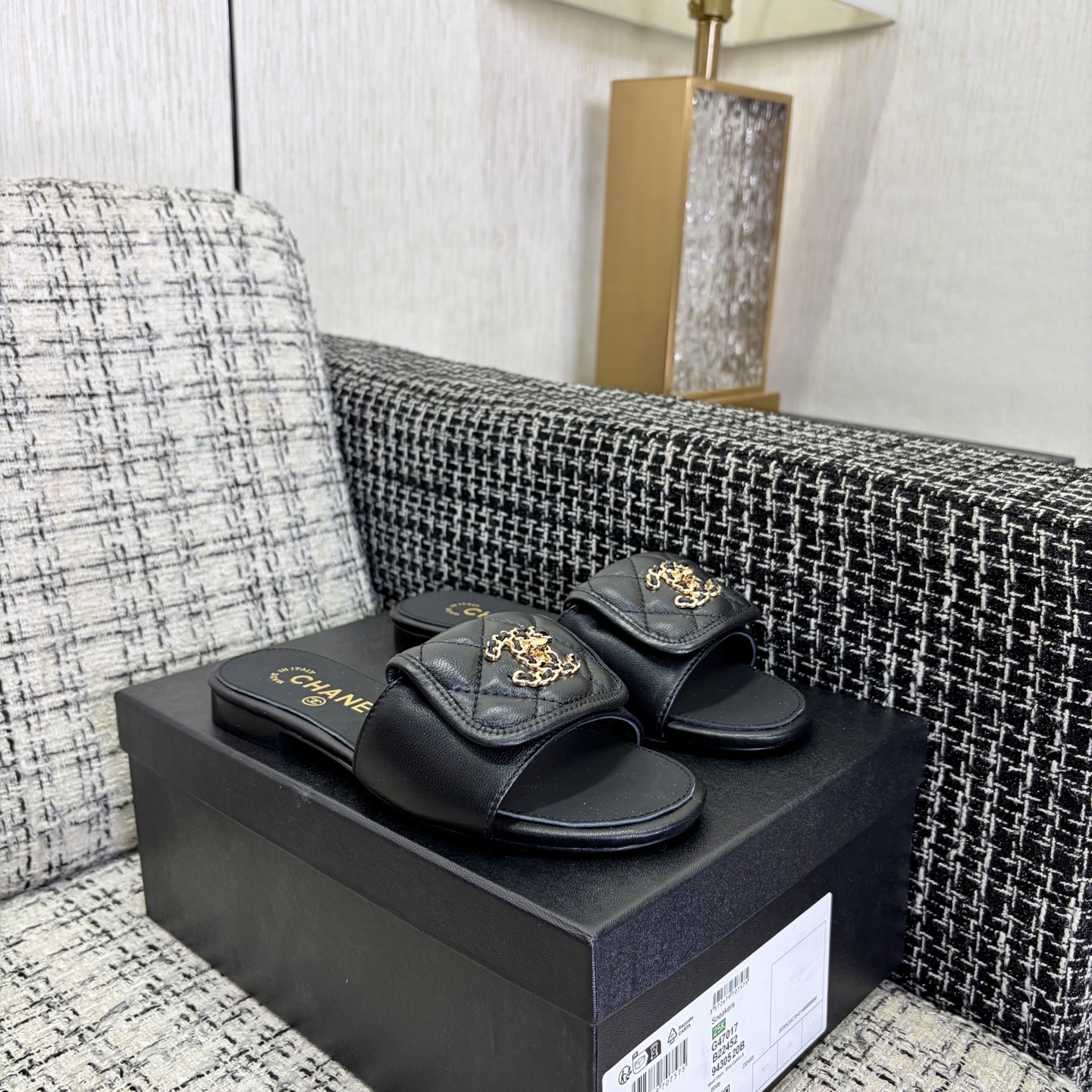 샤넬 26SS 더블 C 버클 샌들