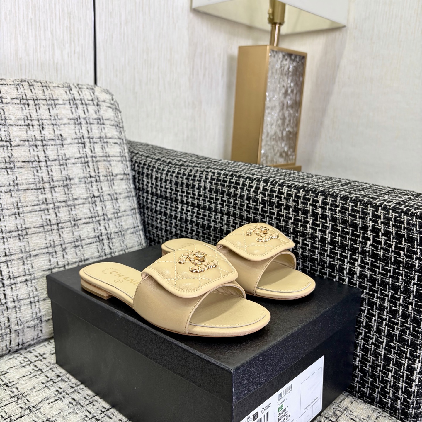 샤넬 26SS 더블 C 버클 샌들