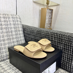 샤넬 26SS 더블 C 버클 샌들