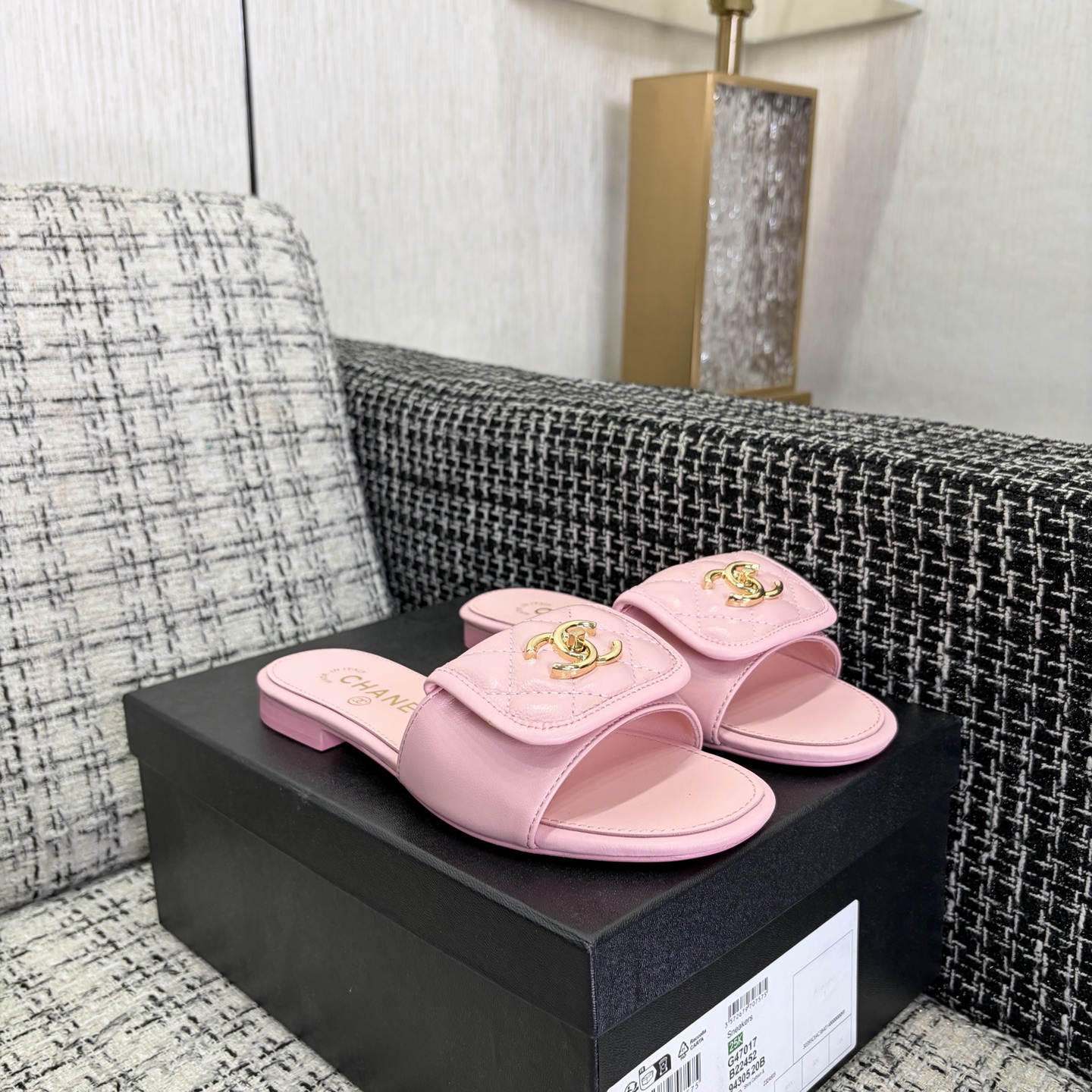 샤넬 26SS 더블 C 버클 샌들