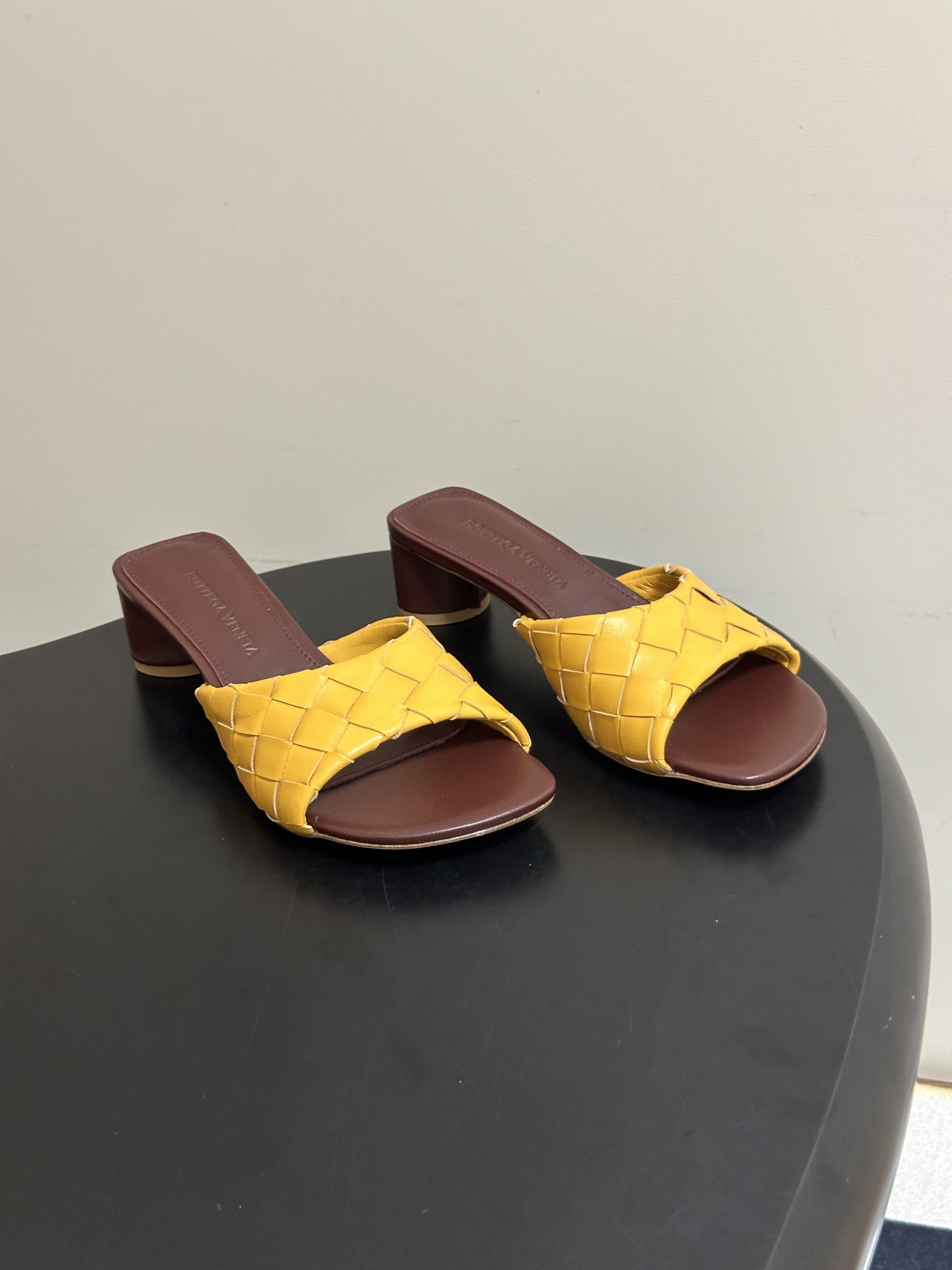 보테가베네타 리비아 뮬 4cm