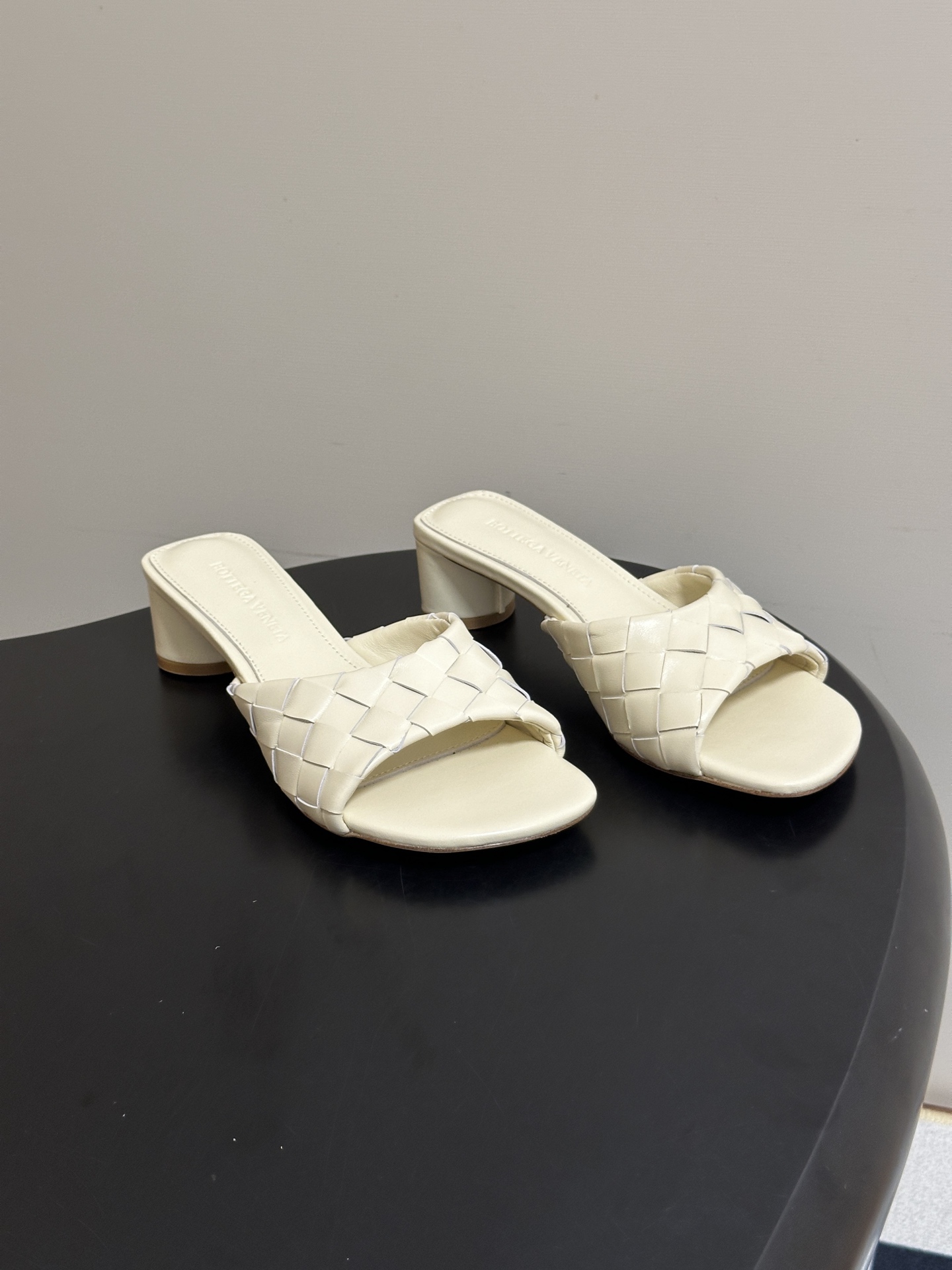 보테가베네타 리비아 뮬 4cm