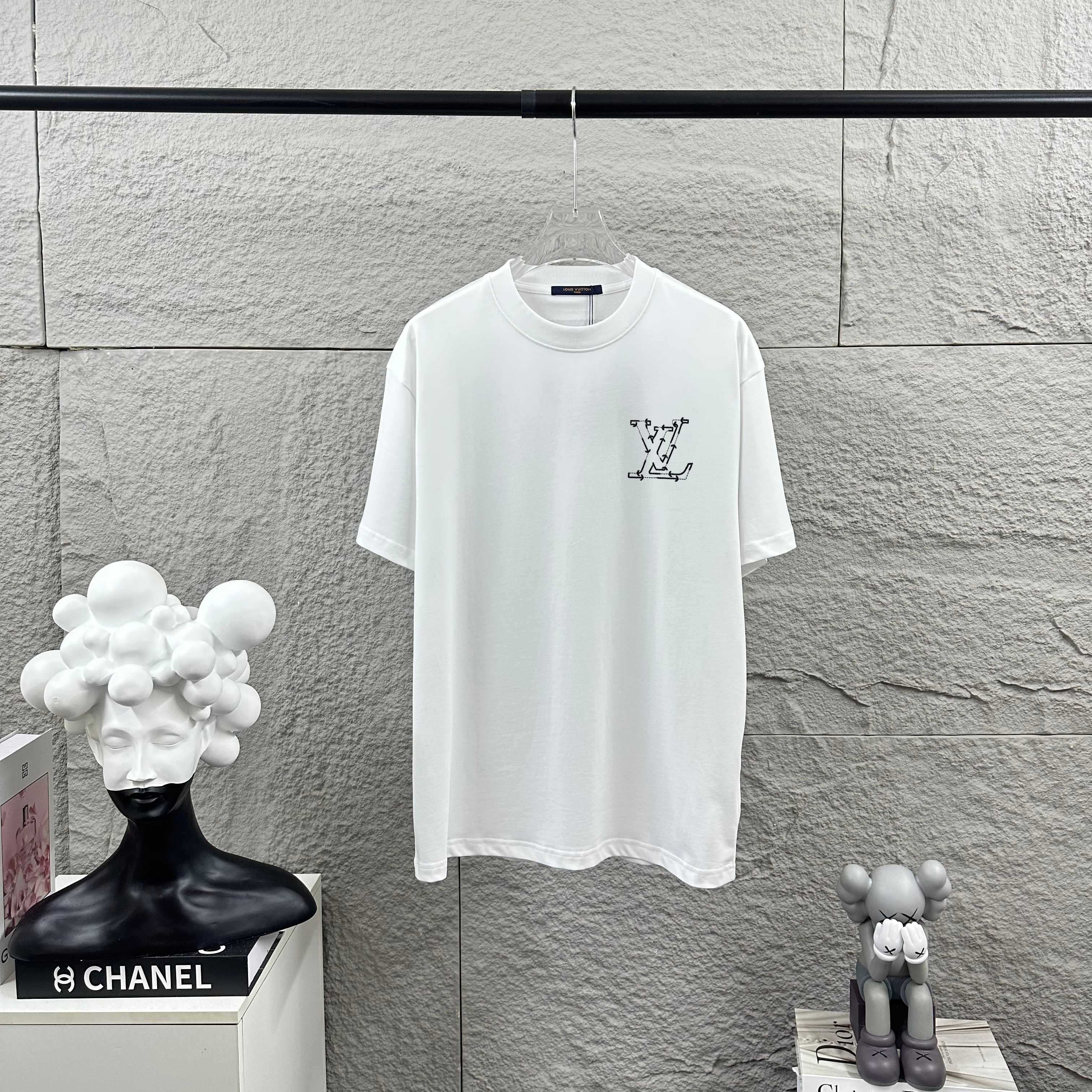 루이비통 26 신상 LV 로고 반팔티