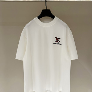 루이비통 신상 LV 로고 반팔티