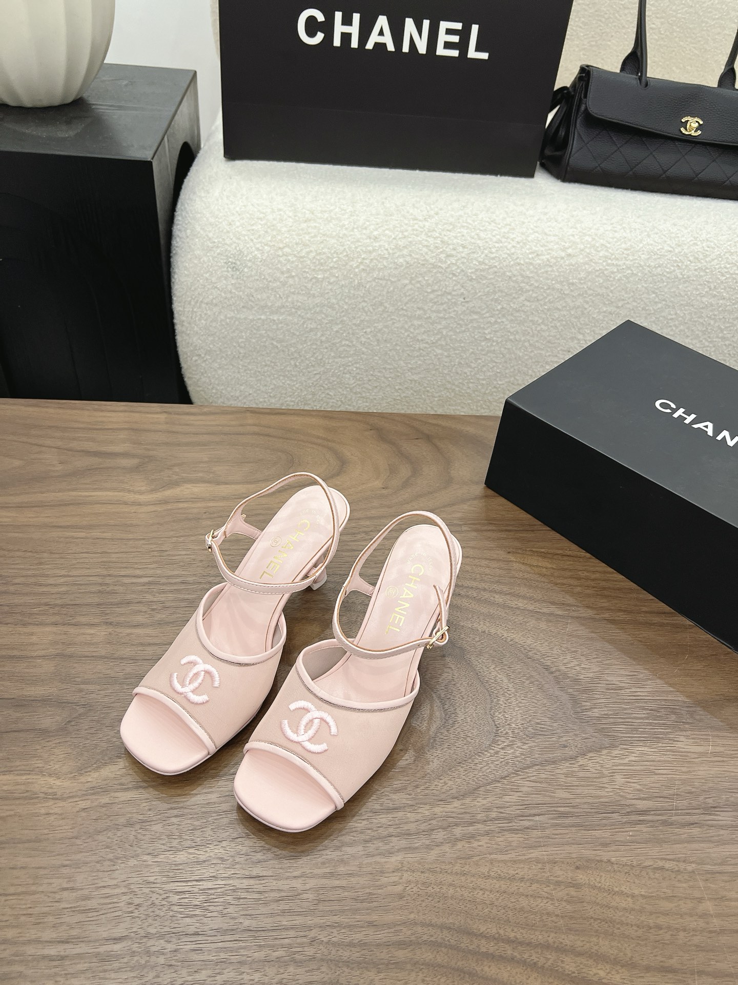 샤넬 26B 메시 힐 샌들 7cm