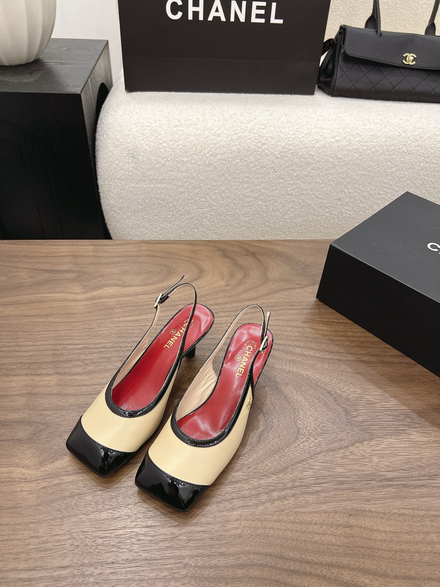 샤넬 26B 스퀘어 토 슬링백 5.5cm