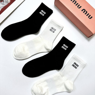 미우미우 양말