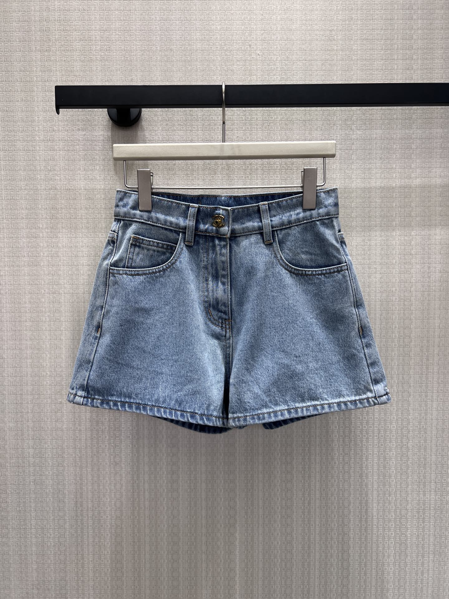 샤넬 26 신상 데님 숏 팬츠