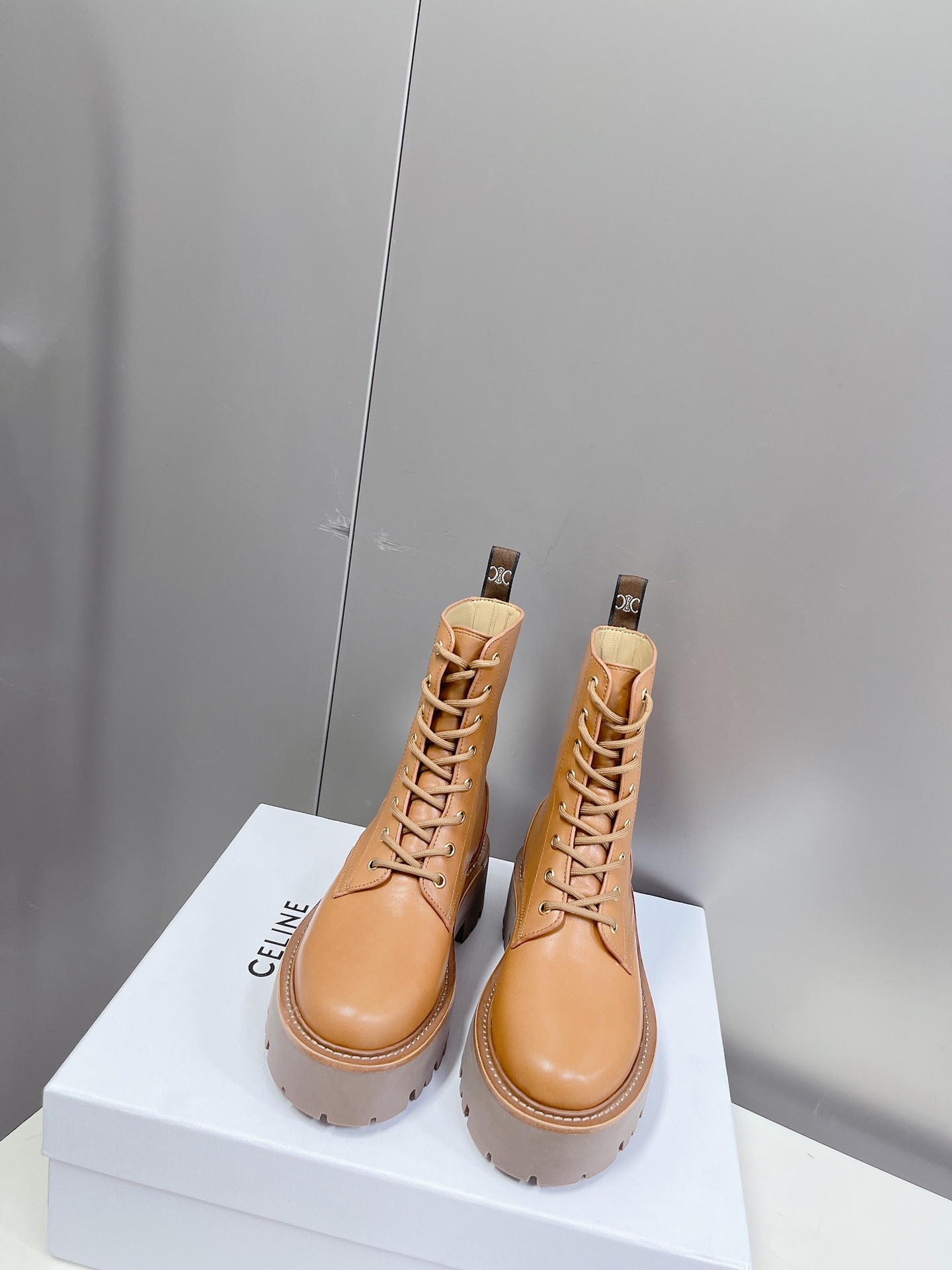 셀린느 앵클 부츠