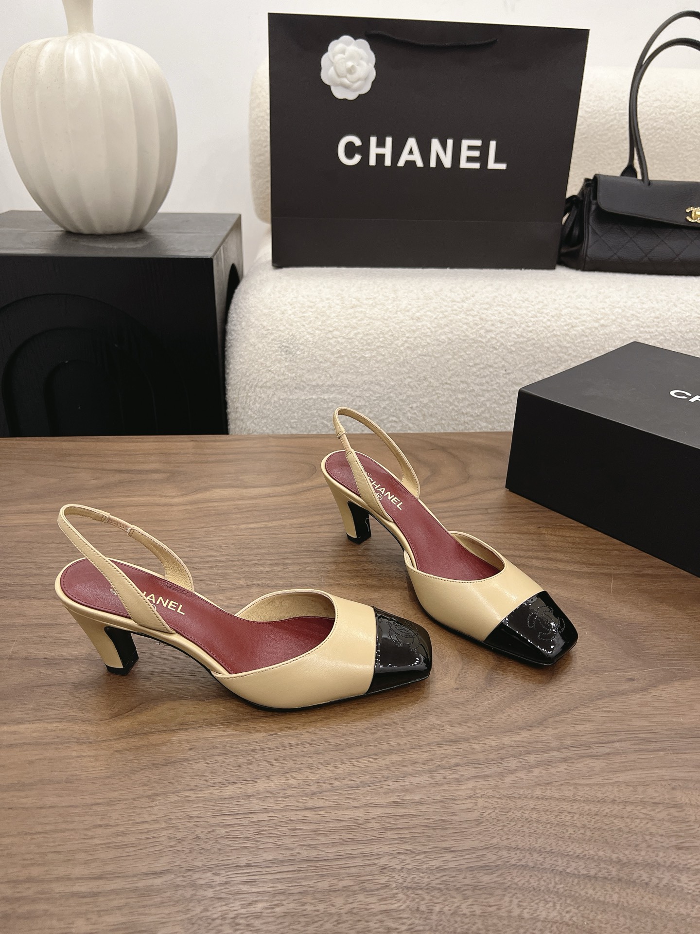 샤넬 26B 청키힐 슬링백 6.5cm