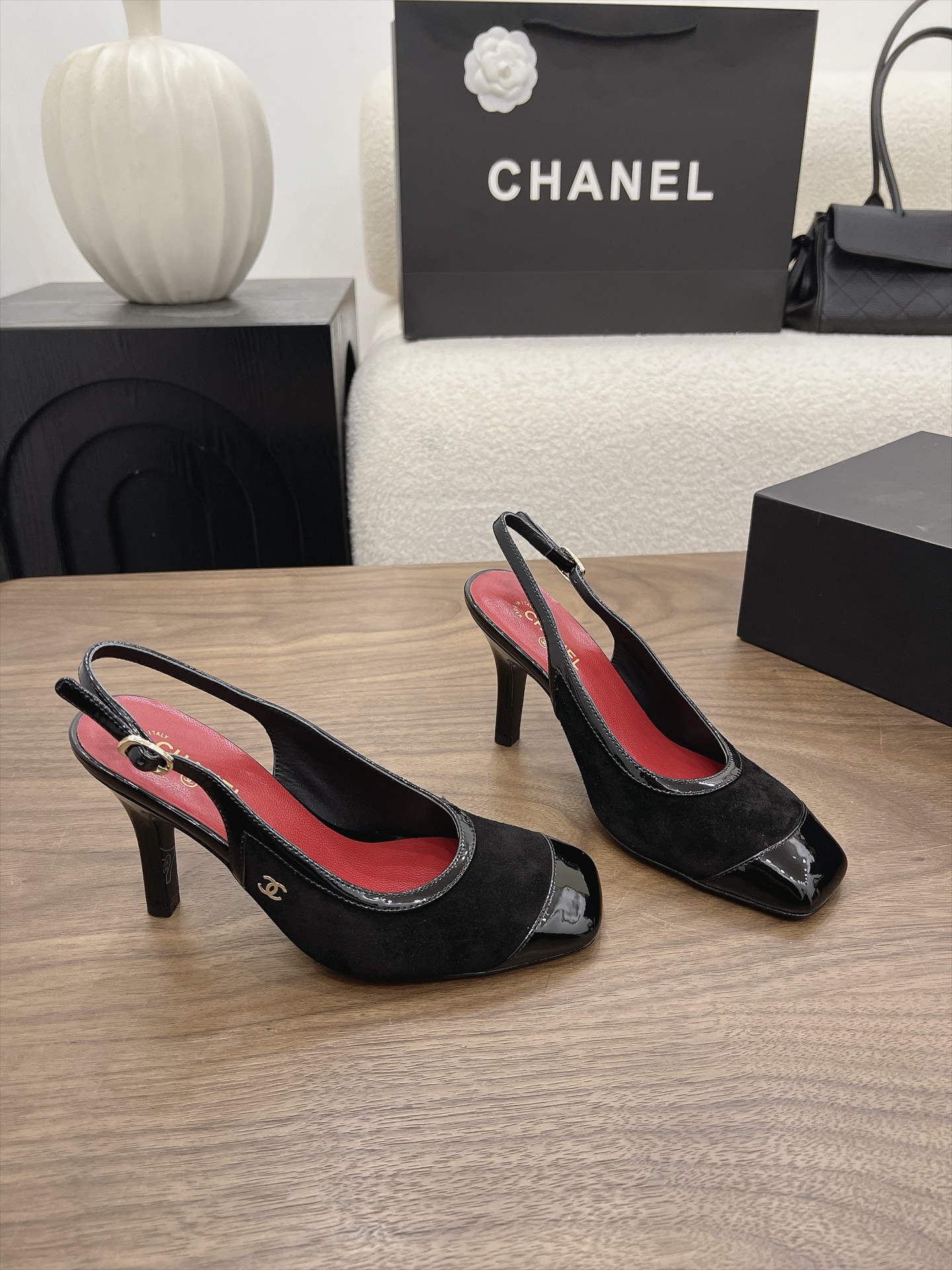 샤넬 26B 스퀘어 토 슬링백 8.5cm