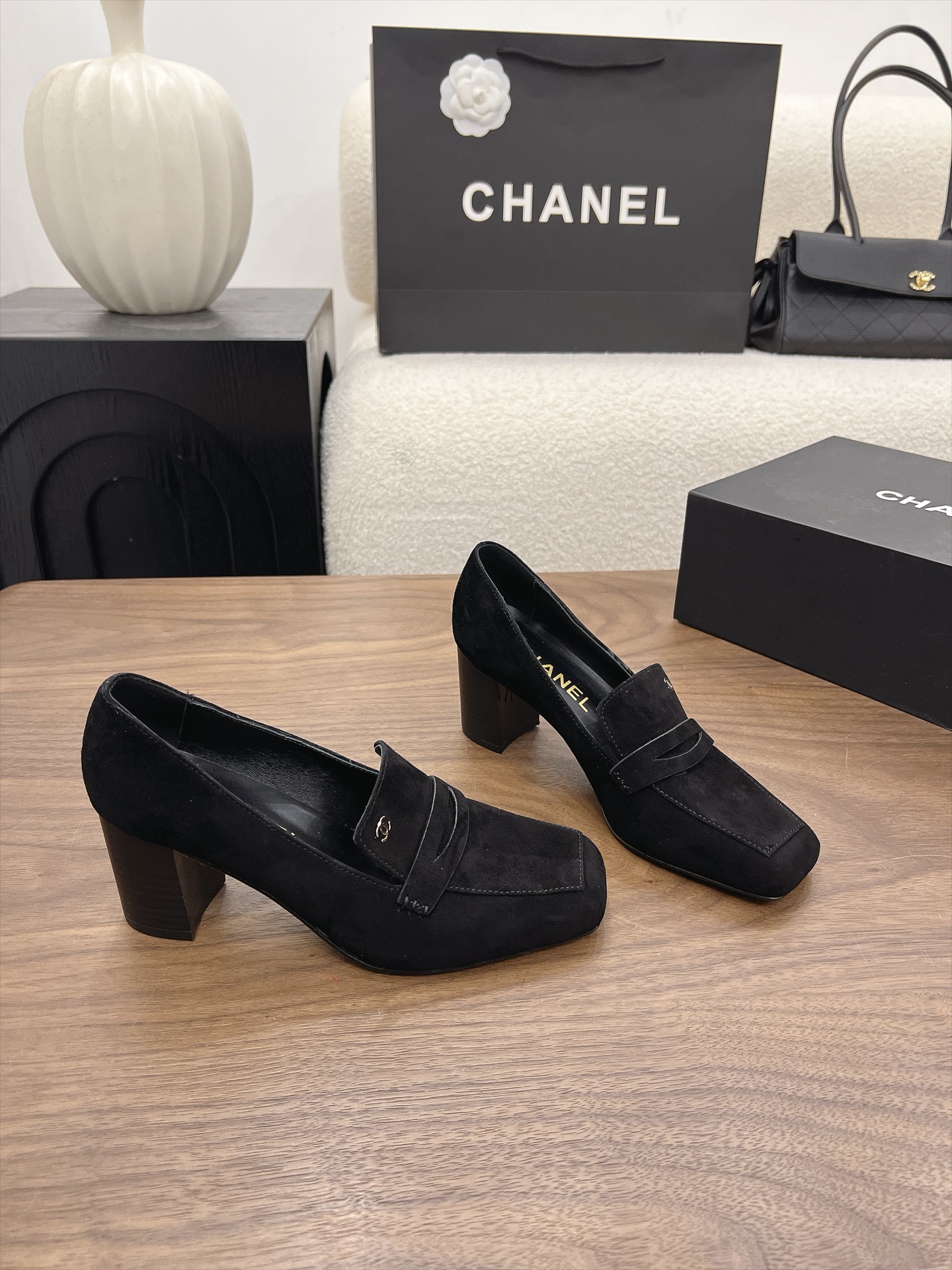 샤넬 26B 스퀘어 토 청키힐 슈즈 6.5cm