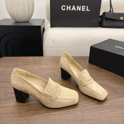 샤넬 26B 스퀘어 토 청키힐 슈즈 6.5cm