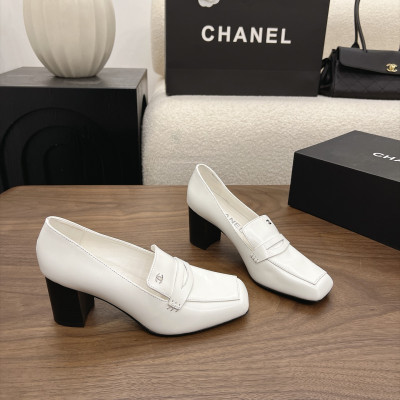 샤넬 26B 스퀘어 토 청키힐 슈즈 6.5cm