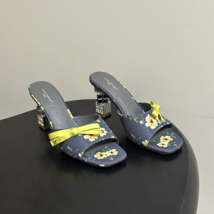루이비통 26SS 큐브 뮬 8cm