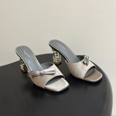 루이비통 26SS 큐브 뮬 8cm