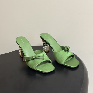 루이비통 26SS 큐브 뮬 8cm