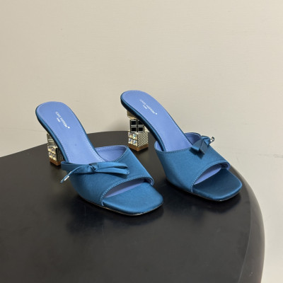 루이비통 26SS 큐브 뮬 8cm