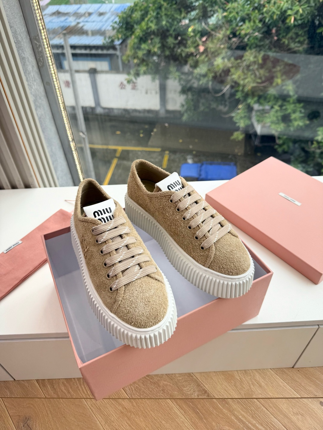 미우미우 26 신상 캐주얼 스니커즈