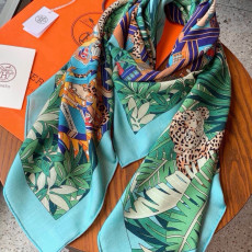 에르메스 Les 12 Leopards shawl 스카프