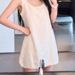 미우미우 26SS 초가을 민소매 원피스