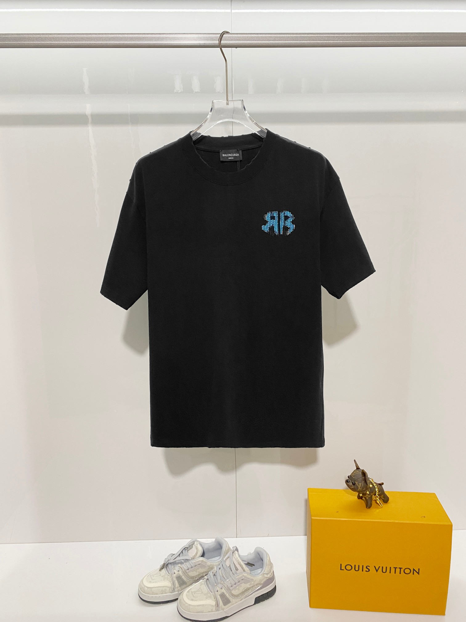 발렌시아가 더블B 자수 레터링 반팔티