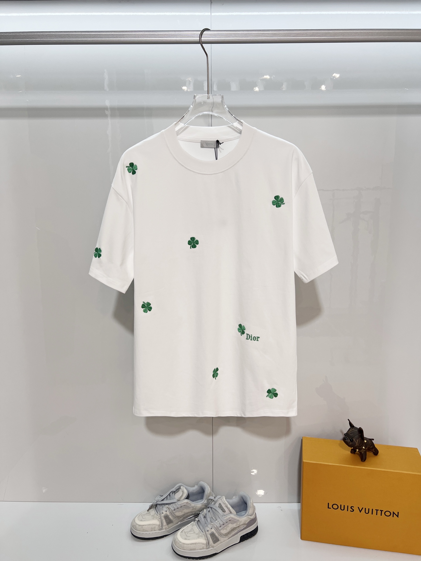 디올 클로버 라운드넥 반팔티