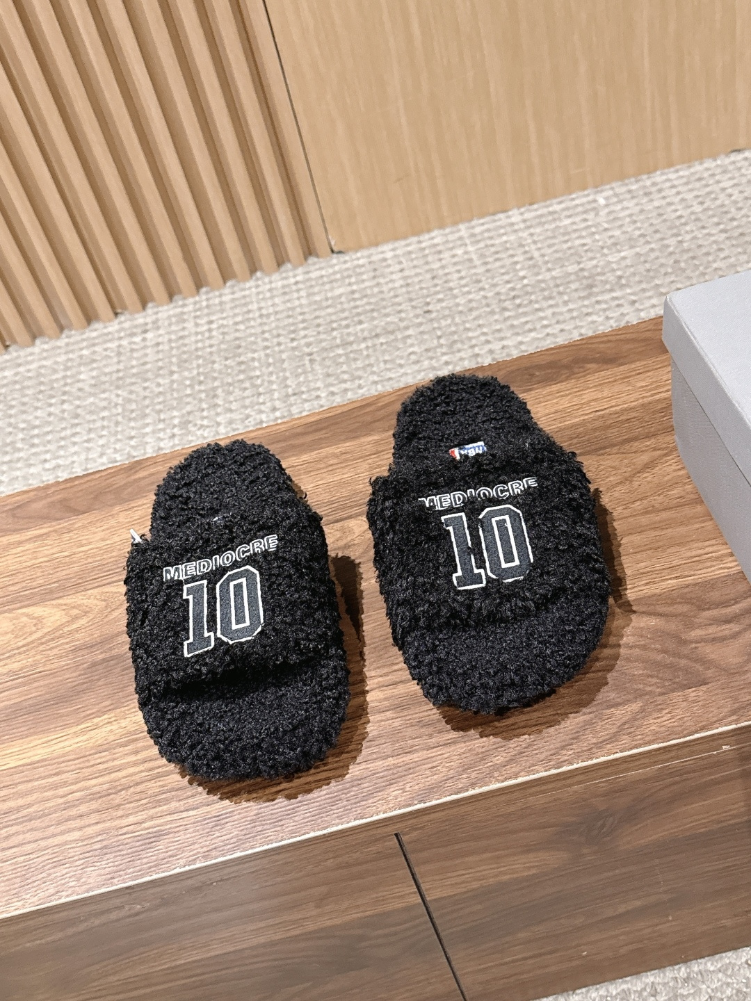 발렌시아가 x NBA 남녀 퍼 샌들