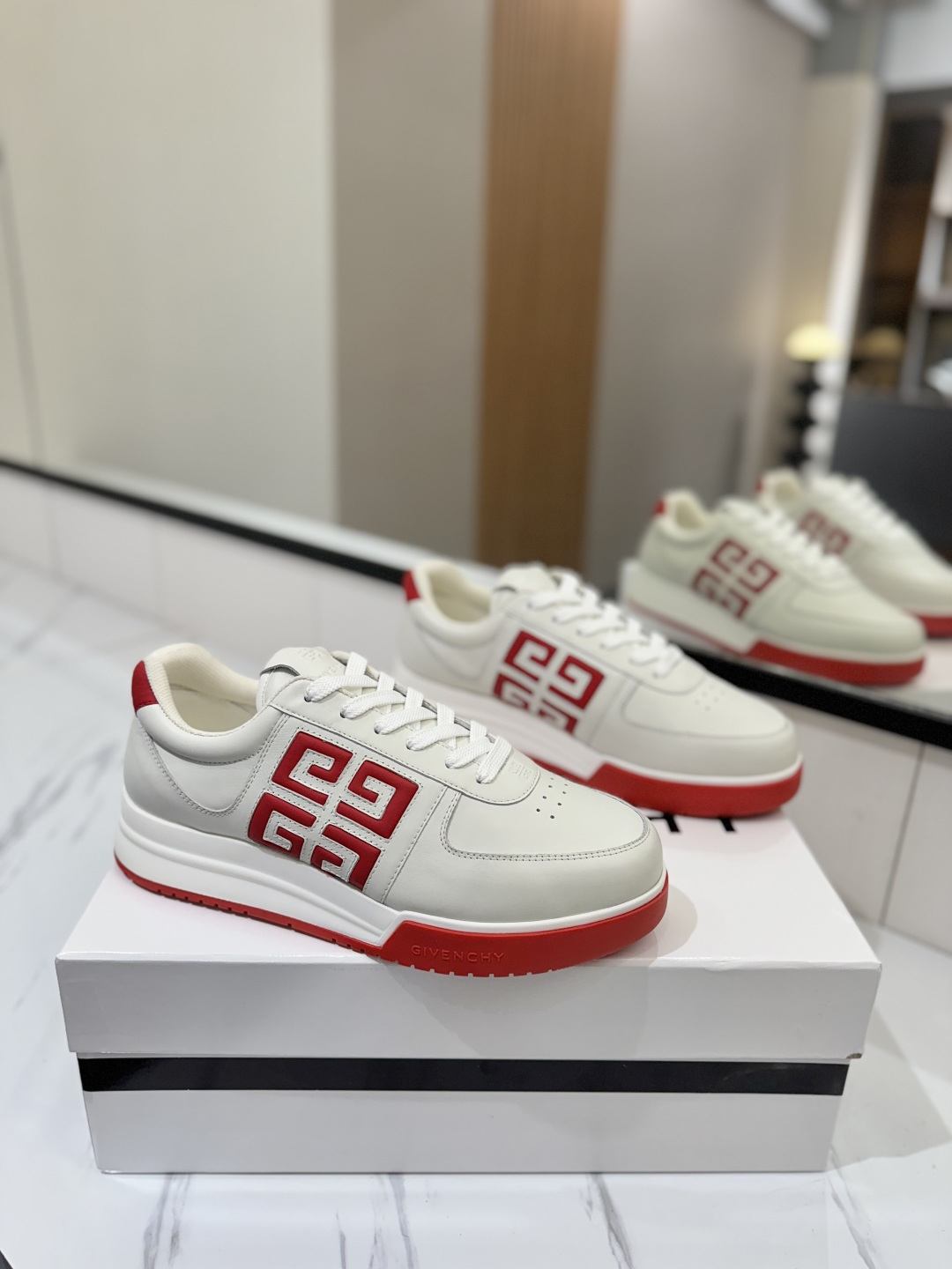 지방시 G4 스니커즈