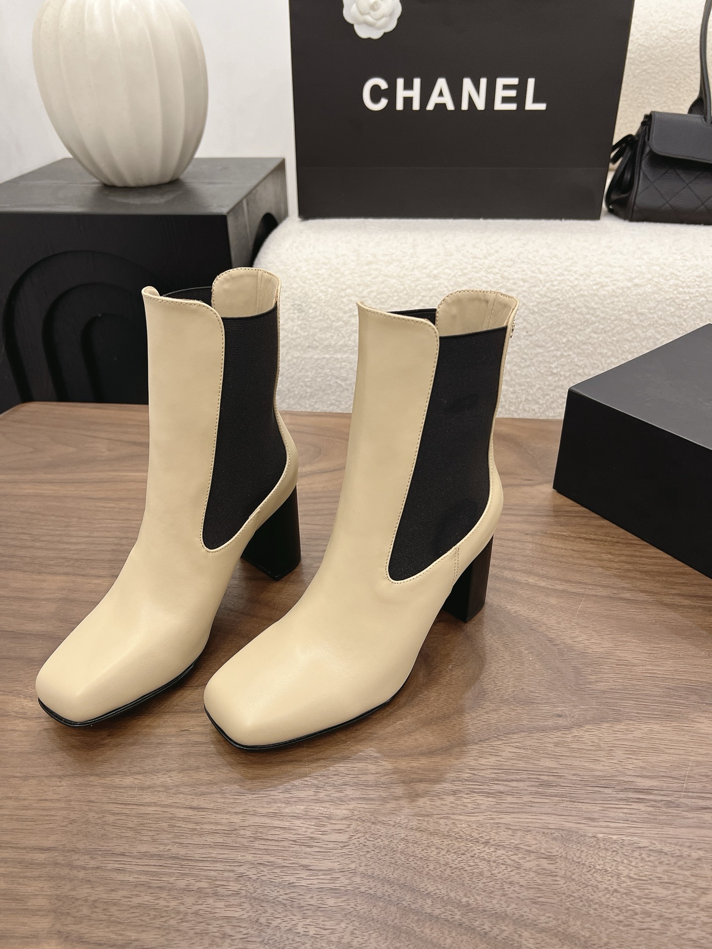 샤넬 2026 청키힐 쇼트부츠 8cm