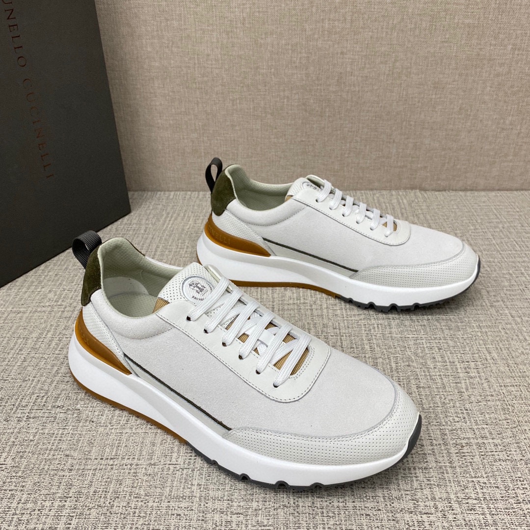 Brunello Cucinelli의 로고 스니커즈