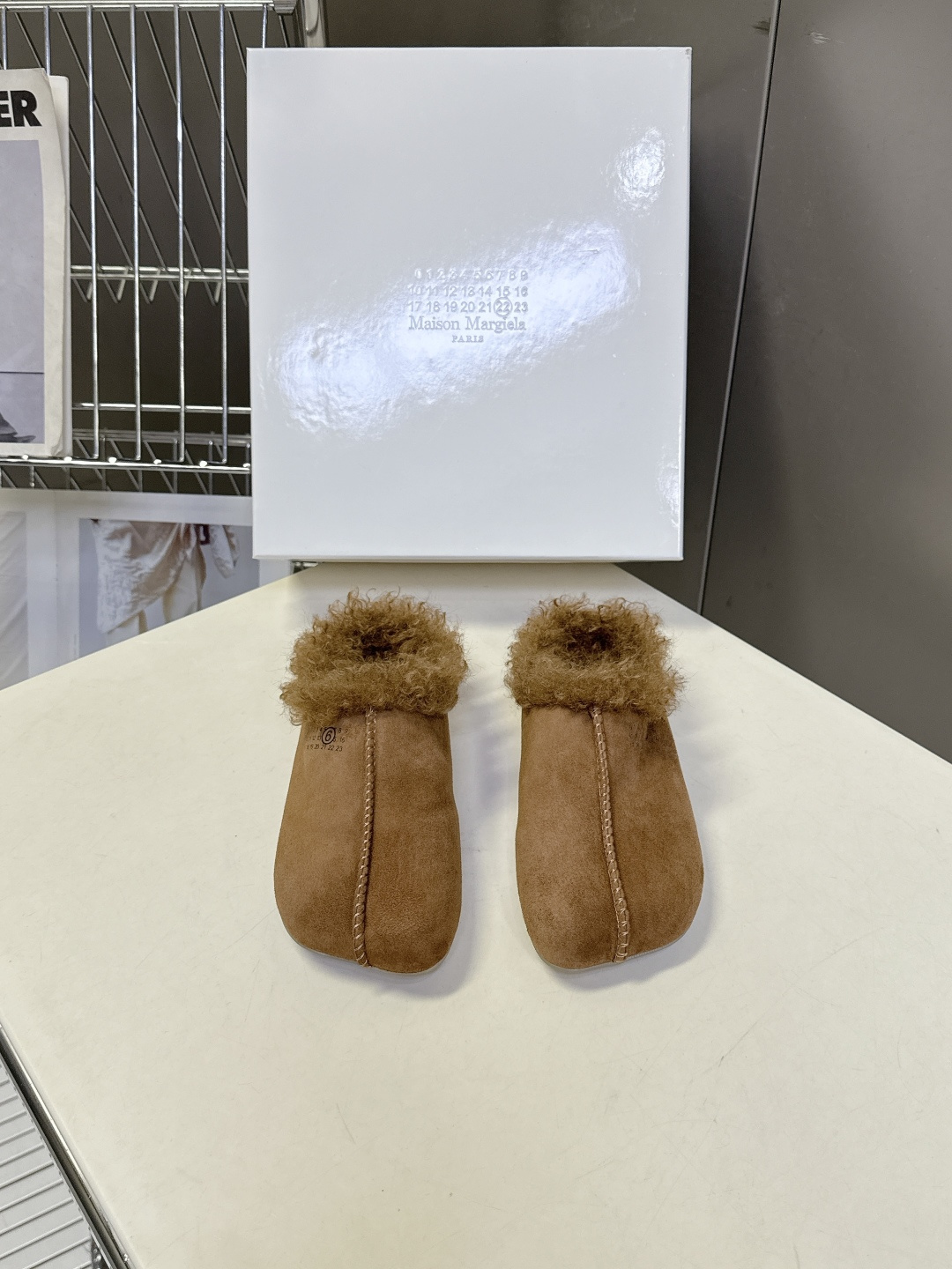 마르지엘라 타비 양털 뮬