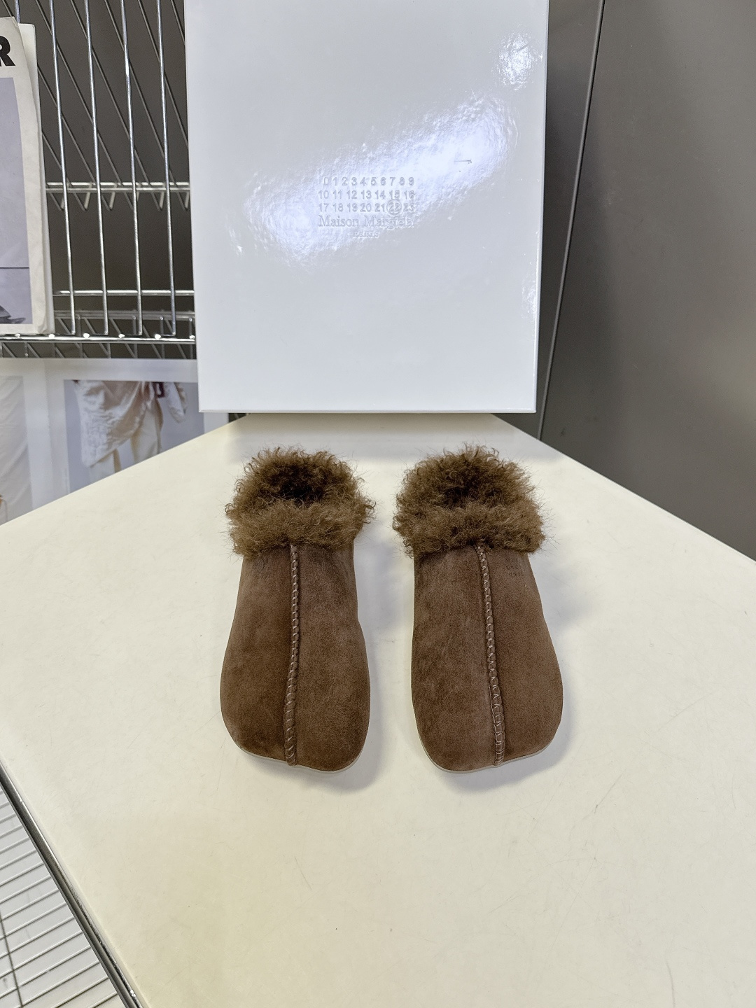 마르지엘라 타비 양털 뮬