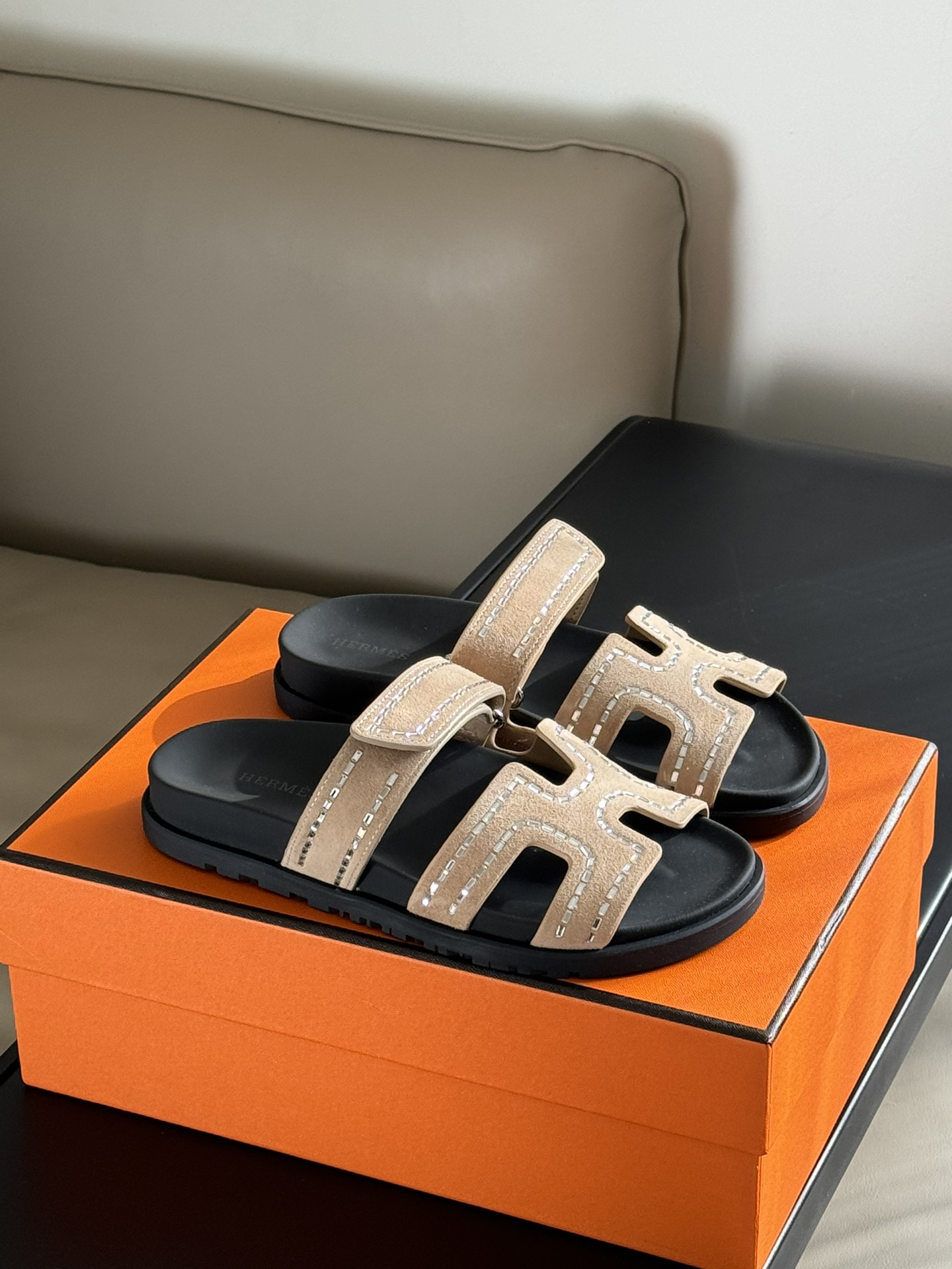 Hermès 24ss 시프레 샌들