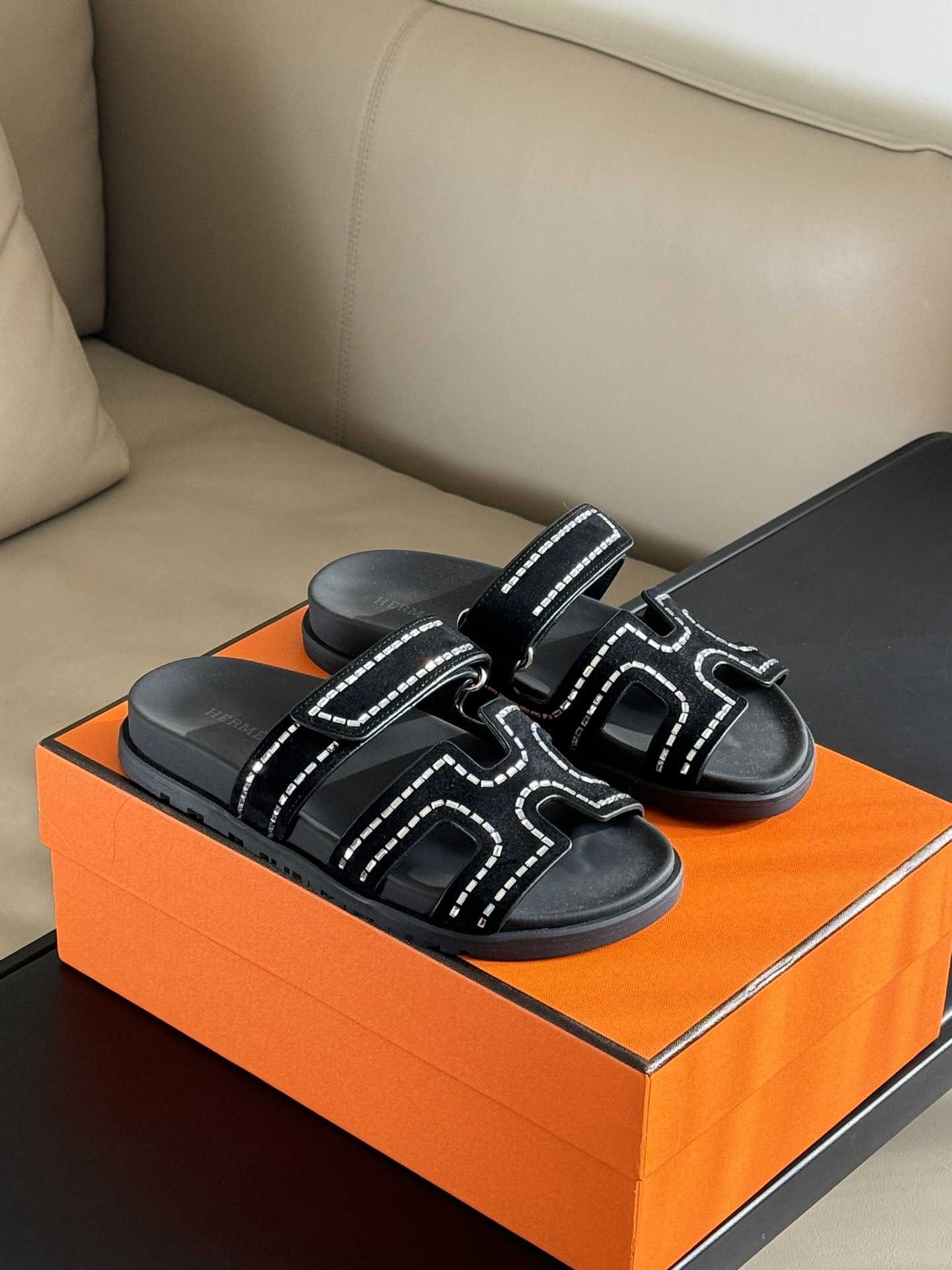 Hermès 24ss 시프레 샌들