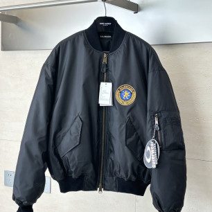 발렌시아가 자수 패치 보머 재킷