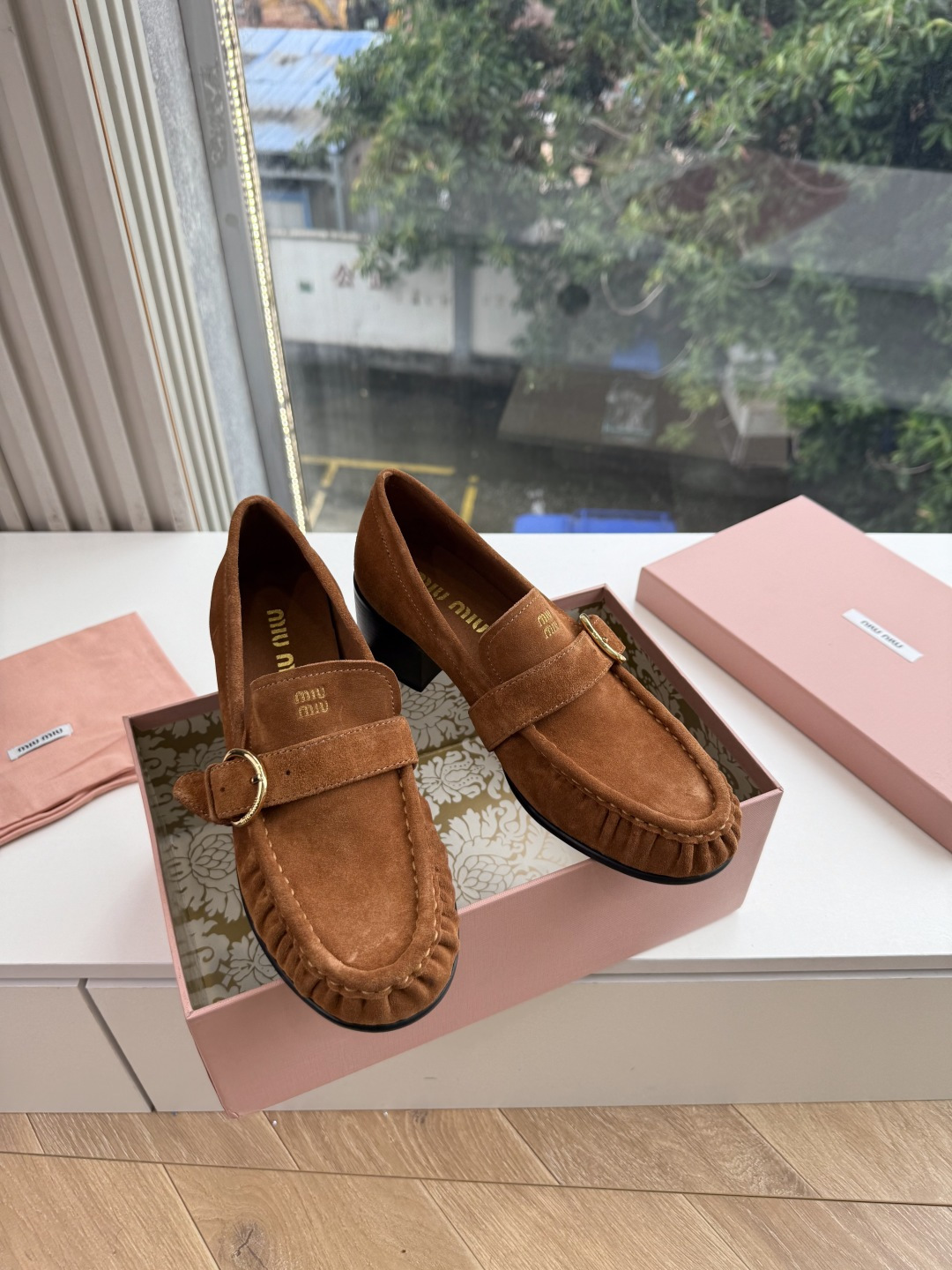 미우미우 26 신상 청키힐 로퍼 5.5cm