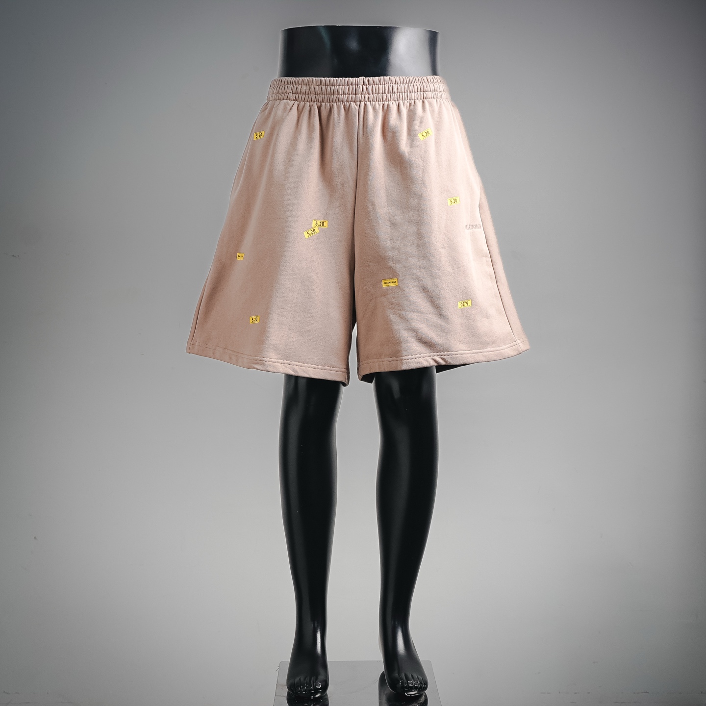 발렌시아가 520 반바지