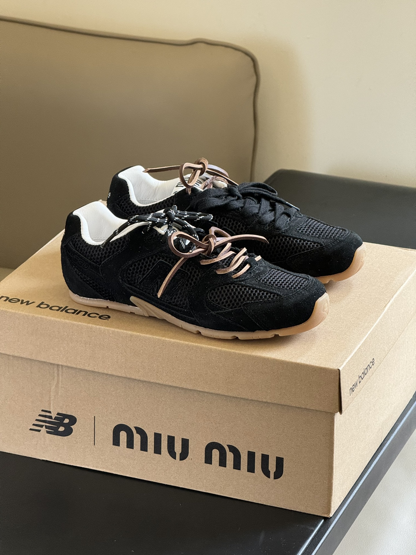MIU MIU X New Balance 24SS 스니커즈(남녀공용)