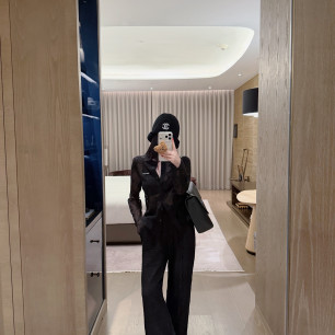 미우미우 26 신상 펀칭 세트