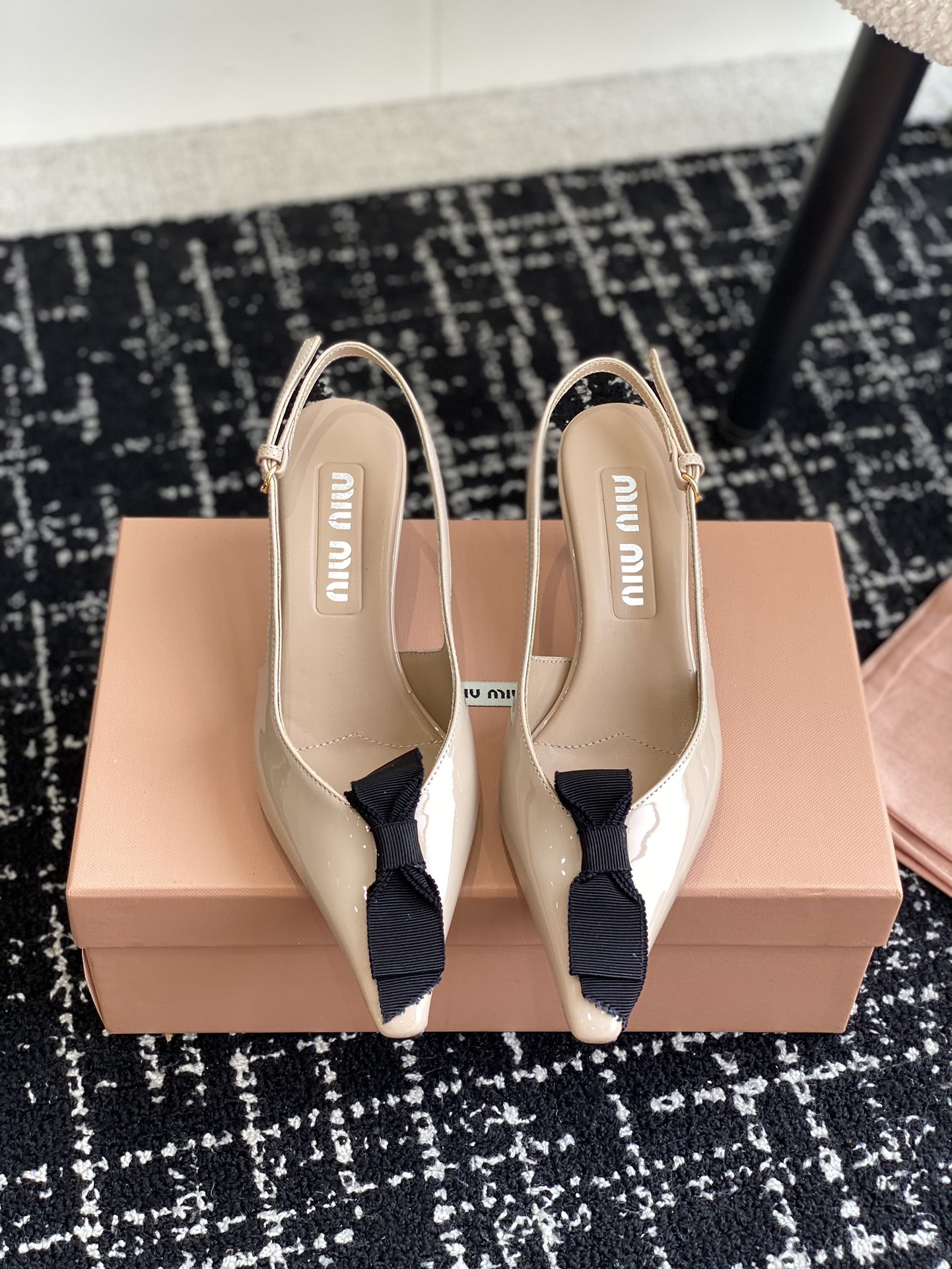 [Miu Miu] 24ss 봄여름 캣힐 스틸레토 힐