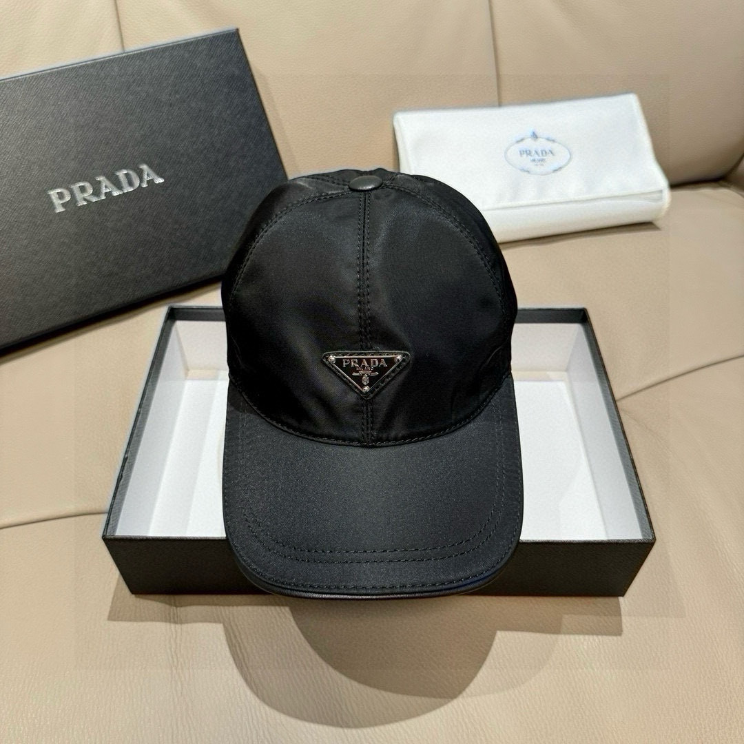 프라다 클래식 볼캡