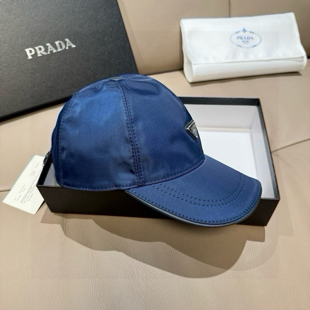 프라다 클래식 볼캡
