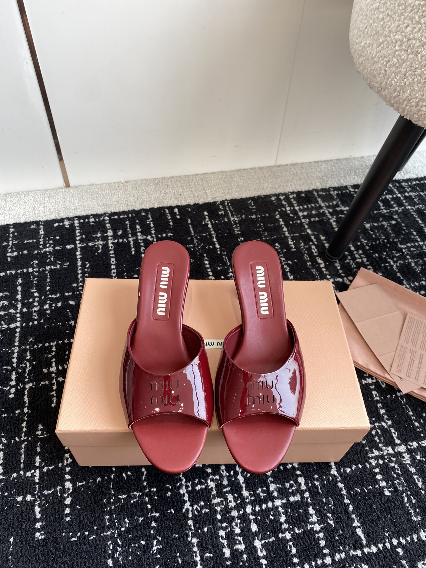 [Miu Miu] 24ss 페이턴트 뮬